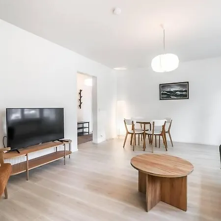 Cosy Flat With Good Transport Connections And Free Parking * Vantaa