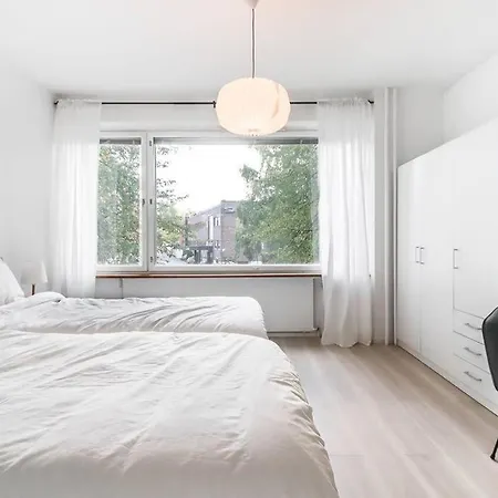 Daire Cosy Flat With Good Transport Connections And Free Parking