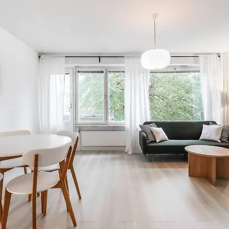 Cosy Flat With Good Transport Connections And Free Parking Apartment